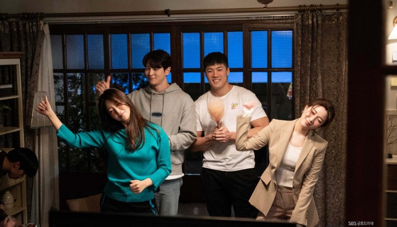 Xứ Sở Alice - Alice (2020)