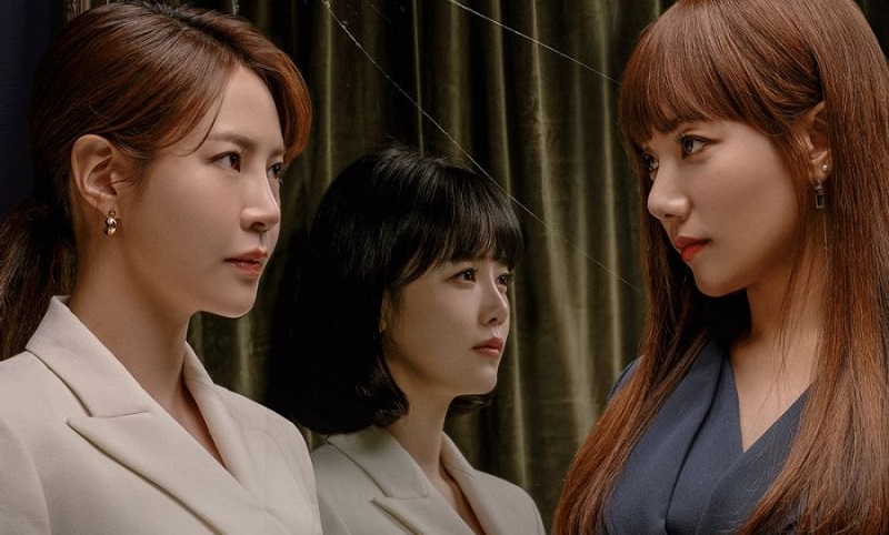 Người Phụ Nữ Bí Mật - Woman in a Veil (2023)